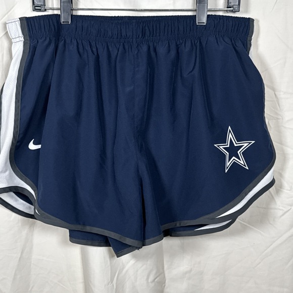 Dallas Cowboys NFL Woman's  Nike dry fit athletic Dri Fit  shorts size 1X - Picture 1 of 9
